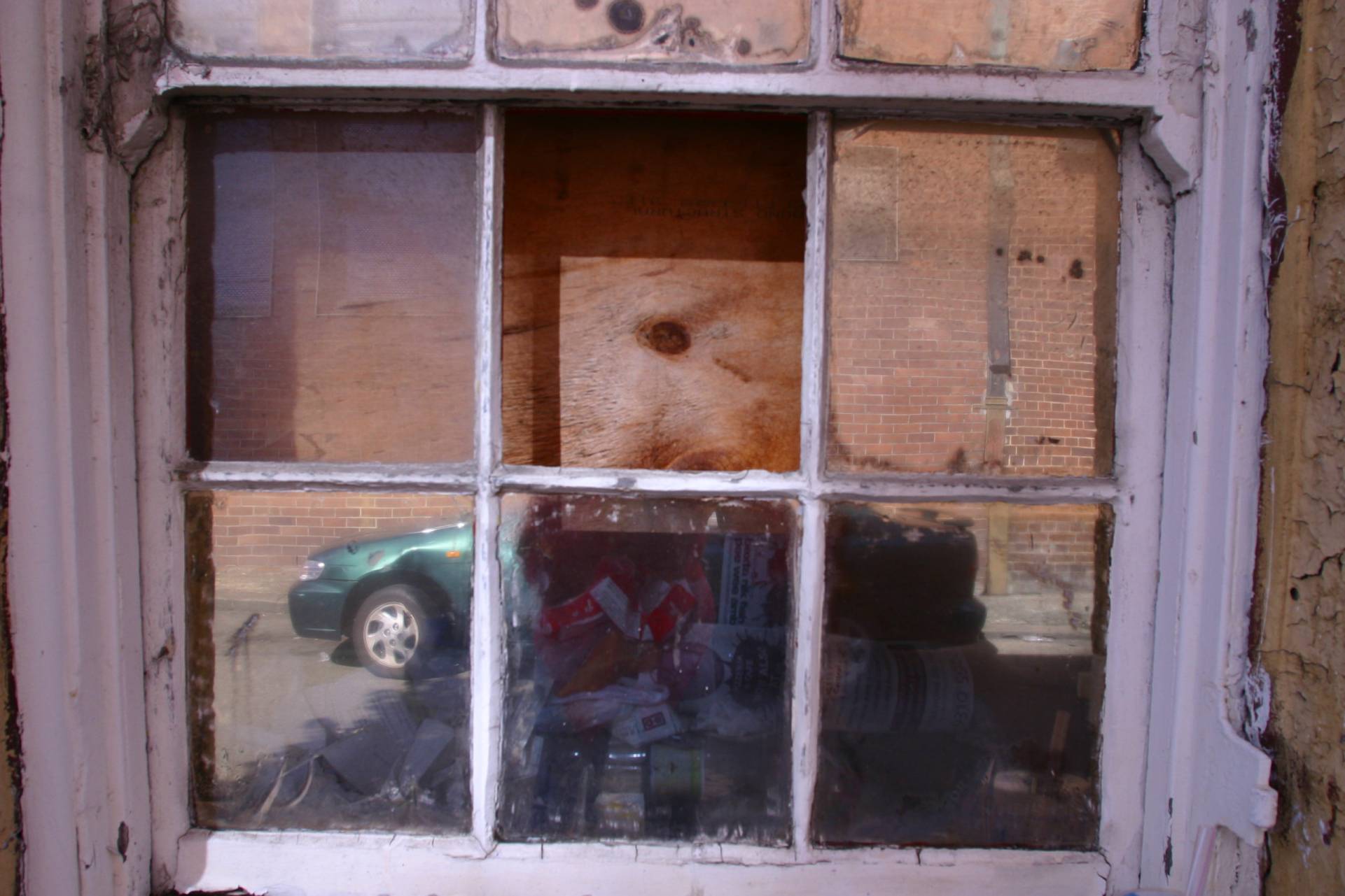 I See Clearly Now. The Street | sections of colour. Photograph Robert Young Artist. Selection of images from Chippendale. 1998